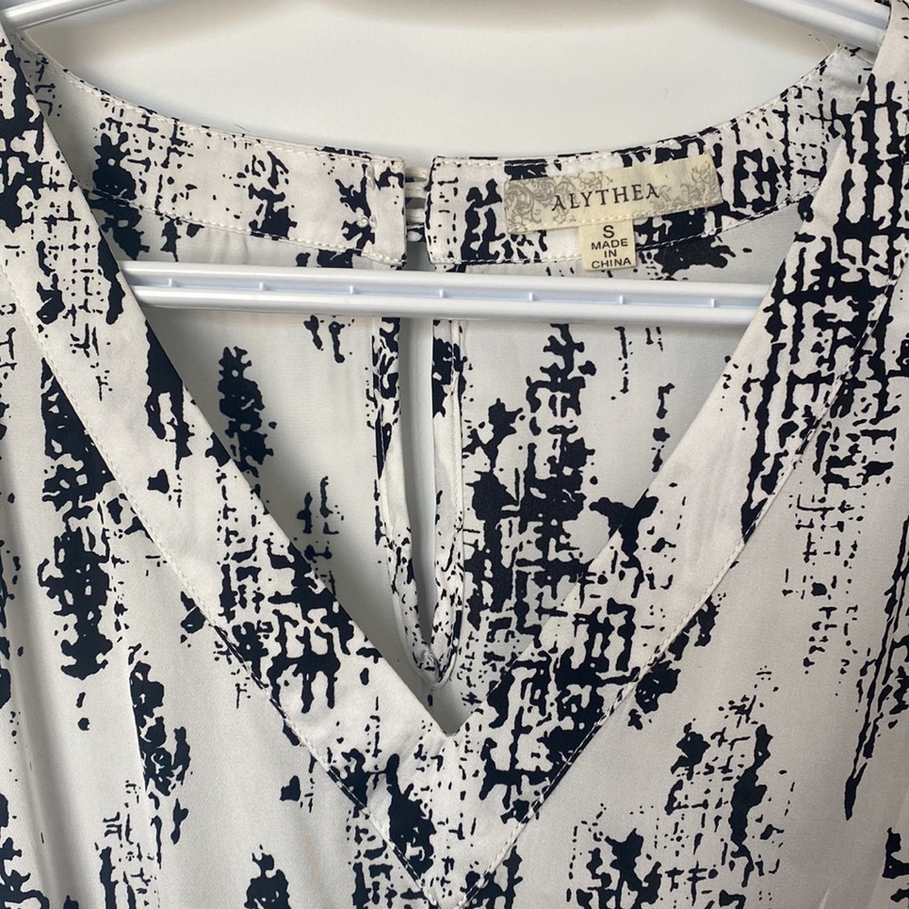 Alythea | small silk dress with pockets - Picture 6 of 9